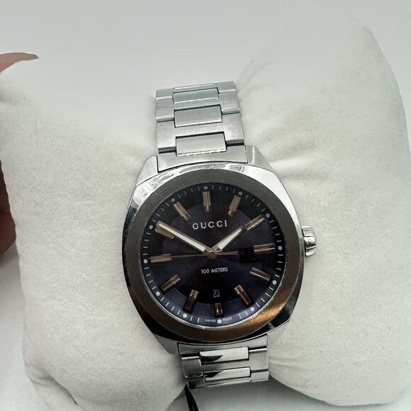 Gucci YA142303 Men's Stainless Steel Wrist Watch Water Resistant Swiss Automatic - Picture 2 of 16